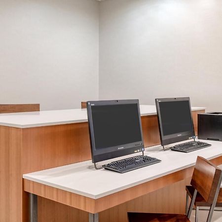 Holiday Inn Express Hotel & Suites Ottawa Airport By Ihg Zewnętrze zdjęcie