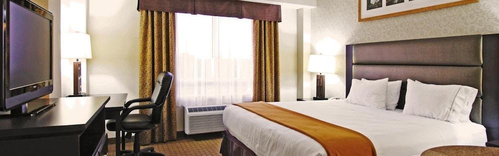 Holiday Inn Express Hotel & Suites Ottawa Airport By Ihg Zewnętrze zdjęcie