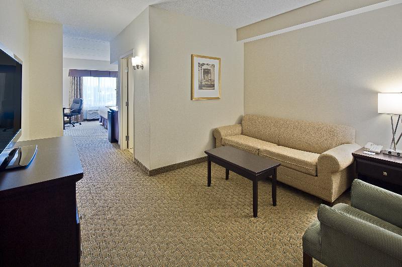 Holiday Inn Express Hotel & Suites Ottawa Airport By Ihg Zewnętrze zdjęcie