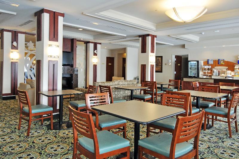 Holiday Inn Express Hotel & Suites Ottawa Airport By Ihg Zewnętrze zdjęcie