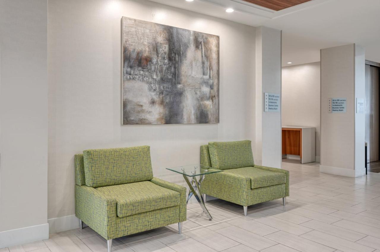 Holiday Inn Express Hotel & Suites Ottawa Airport By Ihg Zewnętrze zdjęcie