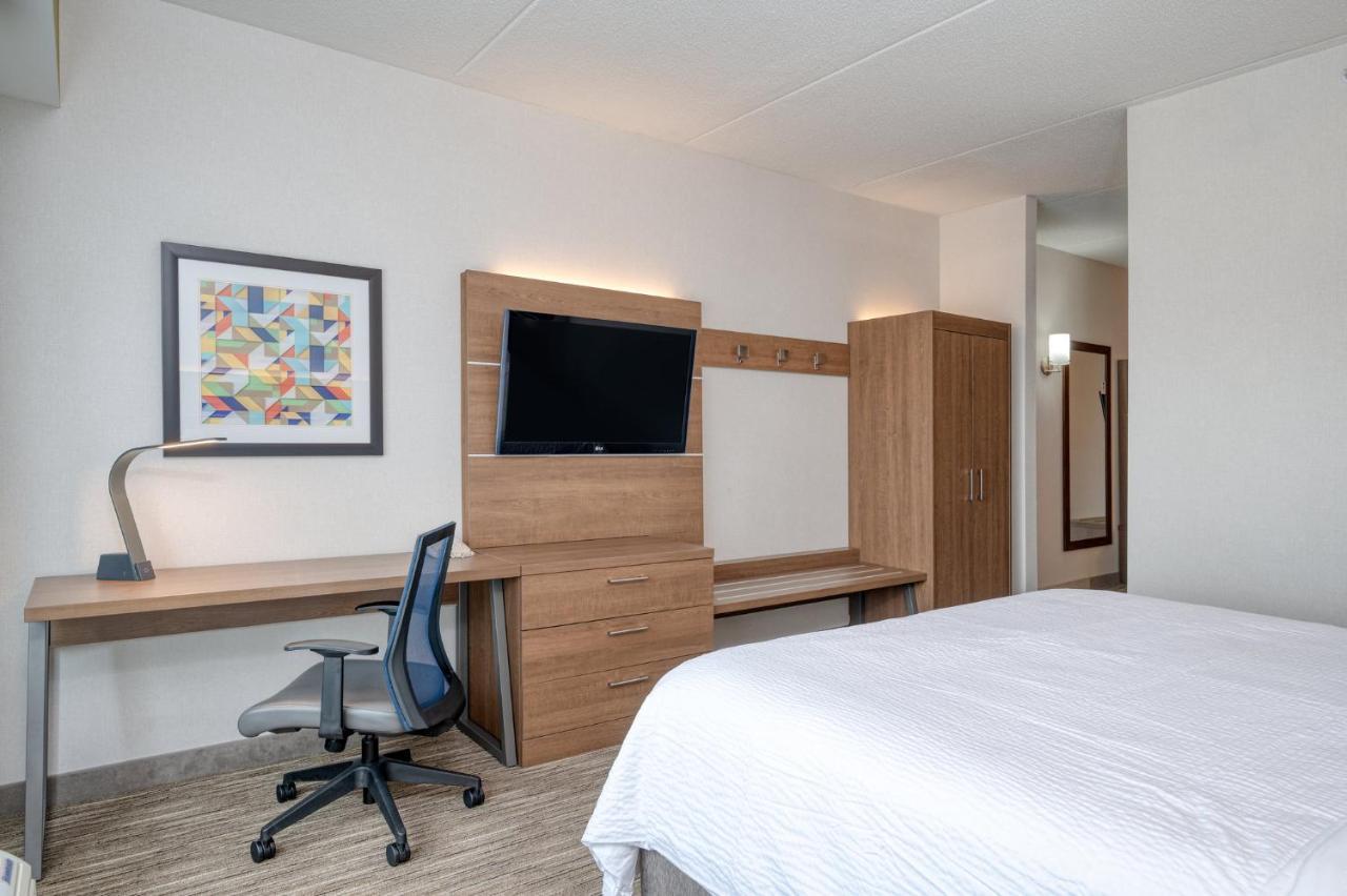 Holiday Inn Express Hotel & Suites Ottawa Airport By Ihg Zewnętrze zdjęcie