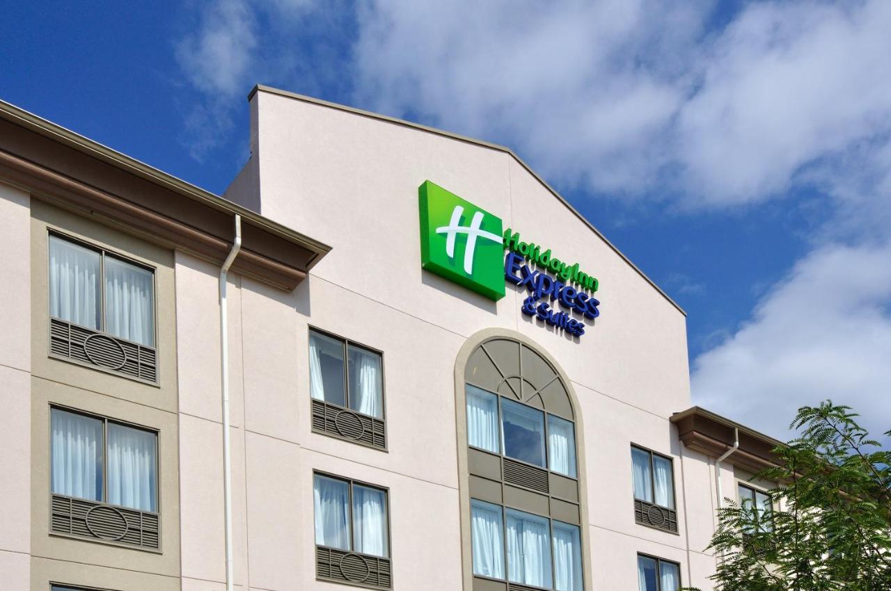 Holiday Inn Express Hotel & Suites Ottawa Airport By Ihg Zewnętrze zdjęcie